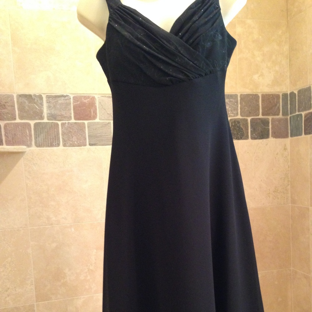 Evan Piccone Sz. 4 sleeveless black cocktail dress